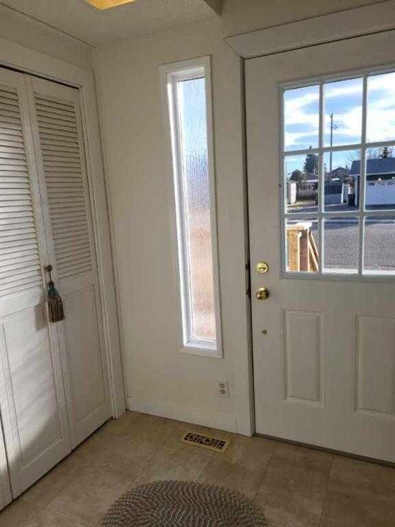 Property Photo: 301 1st Avenue N AB T0K 0N0