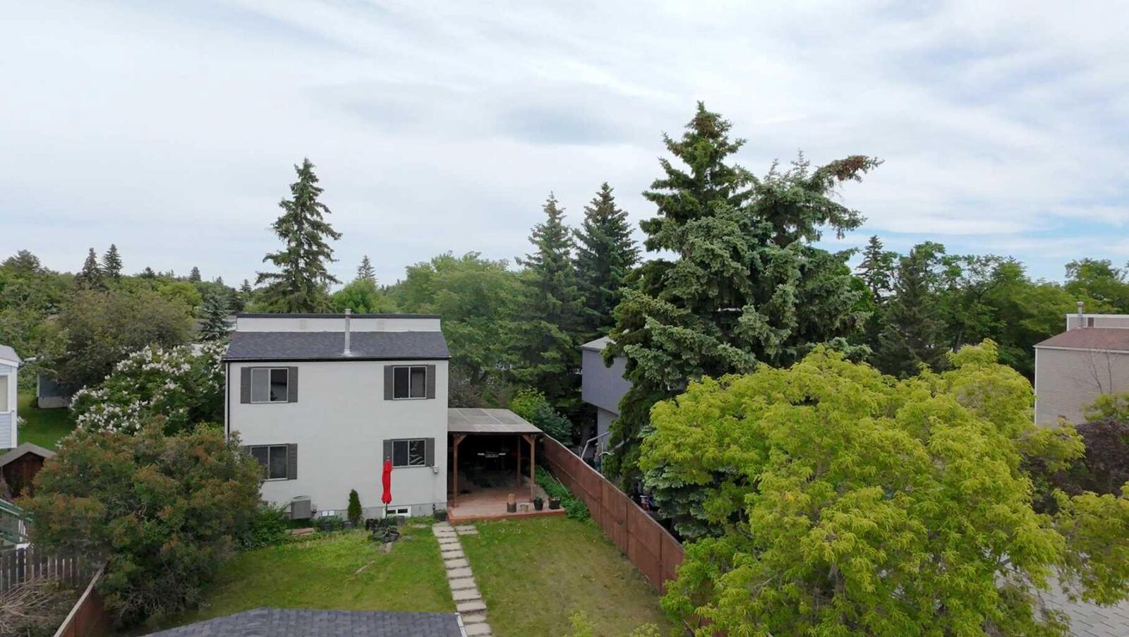 Property Photo:  3052 32A Avenue SE  AB T2B 0J3 