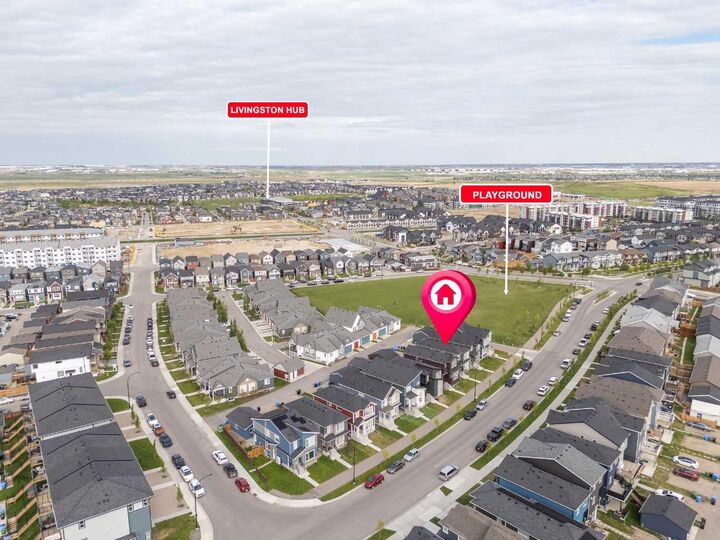 Property Photo:  288 Lucas Boulevard NW  AB T3P 1X2 