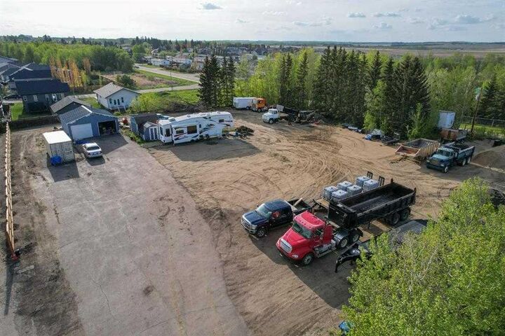 Property Photo:  32 County Lane  AB T0C 0Y0 