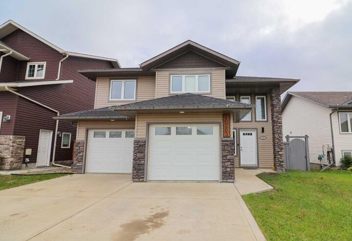Property Photo: 10203 93 Avenue AB T0H 3C0