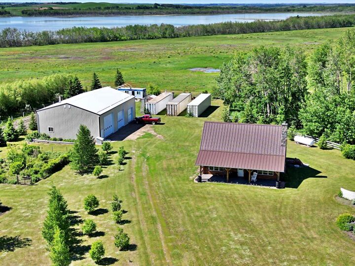 Property Photo: 73043 Twn 512A Township AB T9X 2B7