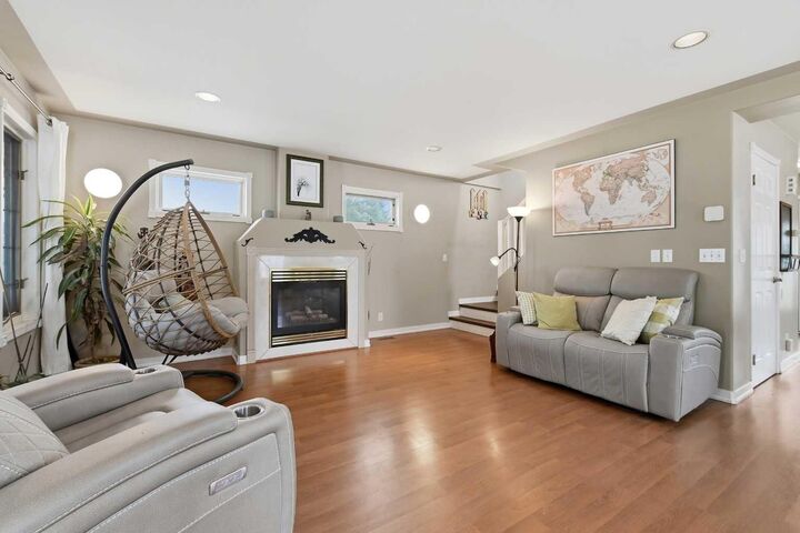 Property Photo:  5124 53 Street  AB T4L 1J7 