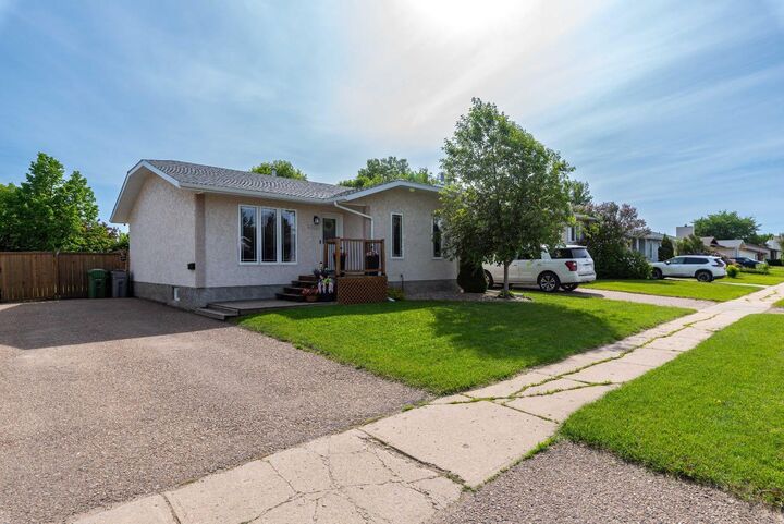 Property Photo:  4605 32 Street  SK S9V 1N6 