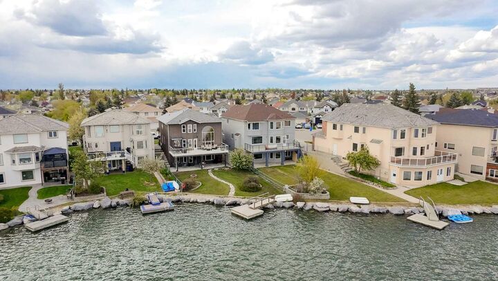 Property Photo: 151 Coral Shores Landing NE AB T3J 3J7