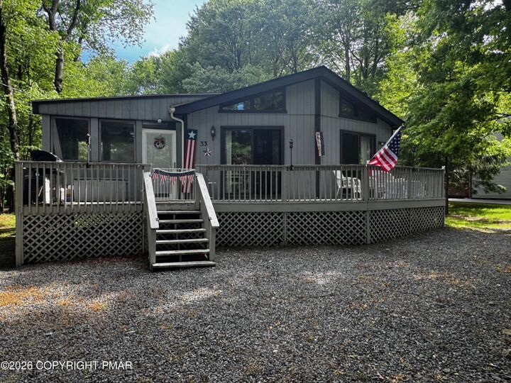 Property Photo: 33 Eliot Lane PA 18210