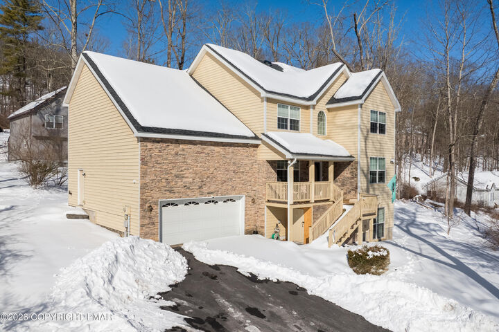 Property Photo:  2115 Hemlock Lane  PA 18302 
