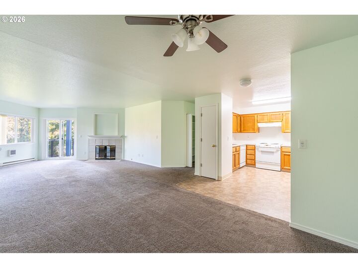 Property Photo: 8720 SW Tualatin Rd 206 OR 97062