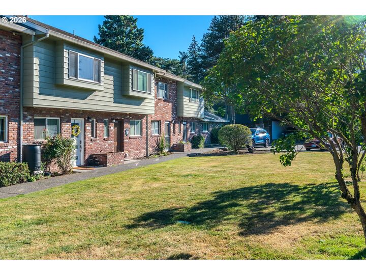 Property Photo:  1802 NE Hogan Dr  OR 97030 
