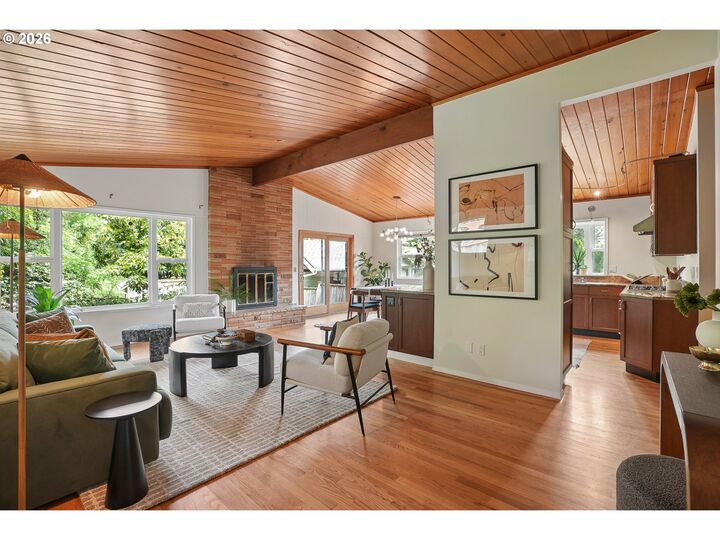Property Photo: 1717 SW Canby St OR 97219