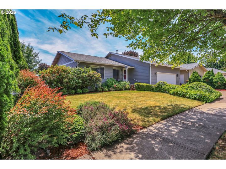 Property Photo:  524 Ballad Ln  OR 97116 