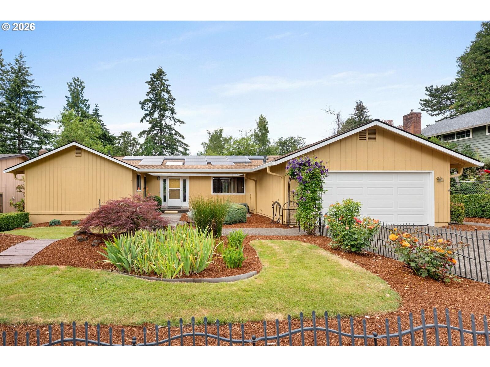 Property Photo:  7245 SW Leslie St  OR 97223 