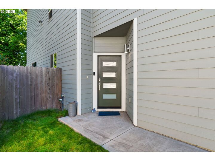 Property Photo:  1822 E 33rd St A  WA 98663 