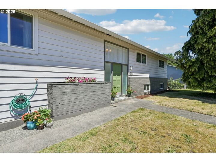 Property Photo:  3002 NE 44th St  WA 98663 