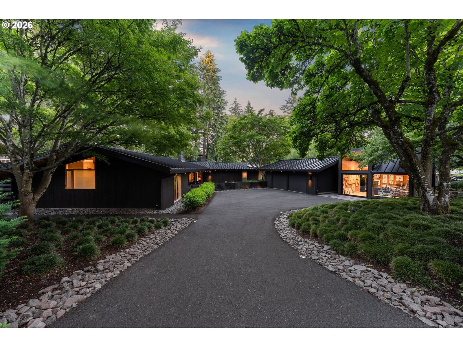 Property Photo: 10200 SW Hawthorne Ln OR 97225