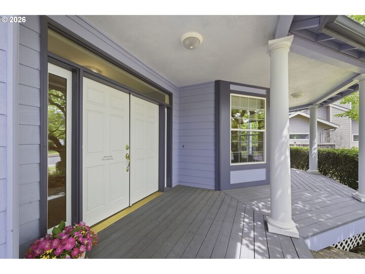 Property Photo:  3325 Park Hills Dr  OR 97405 
