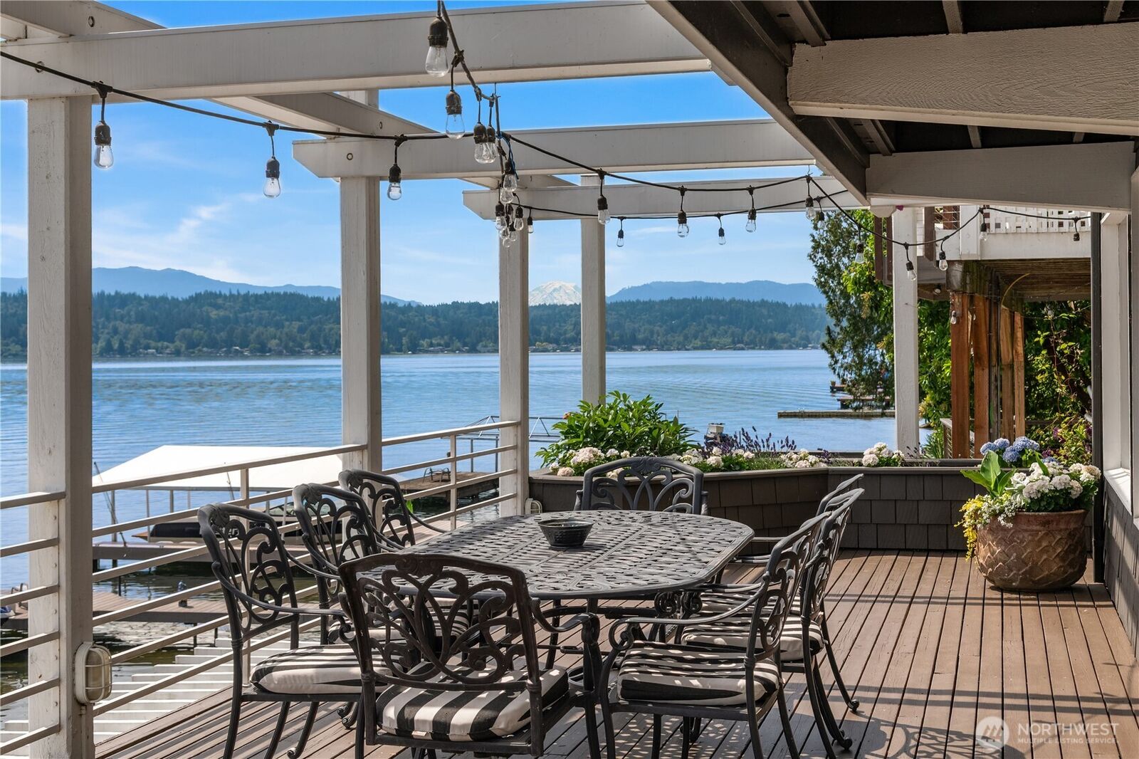 Property Photo:  2240 W Lake Sammamish Pkwy  NE  WA 98052 