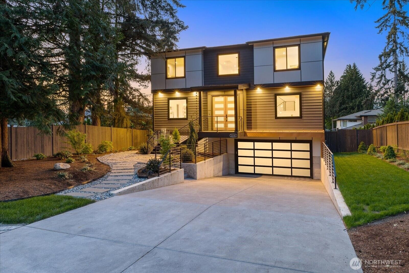 Property Photo: 12226 NE 70th Street WA 98033