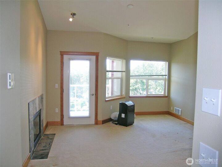 Property Photo: 255 W Bakerview Road 401 WA 98226