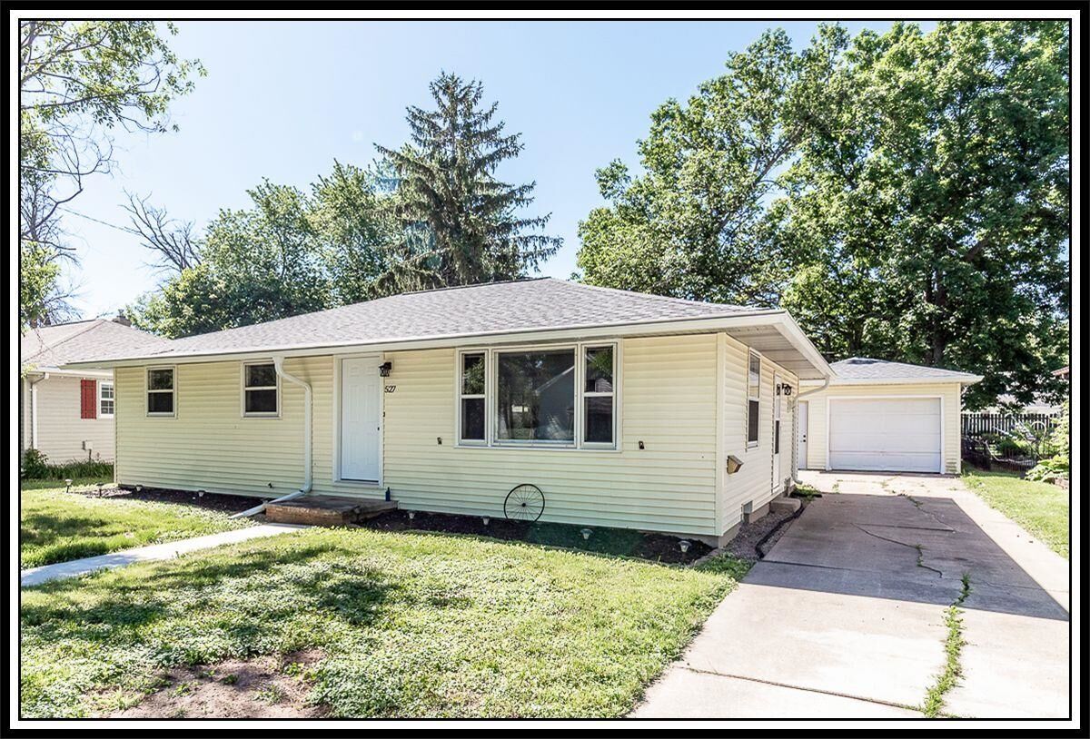 Property Photo: 527 E Wilson Avenue WI 54915-2029