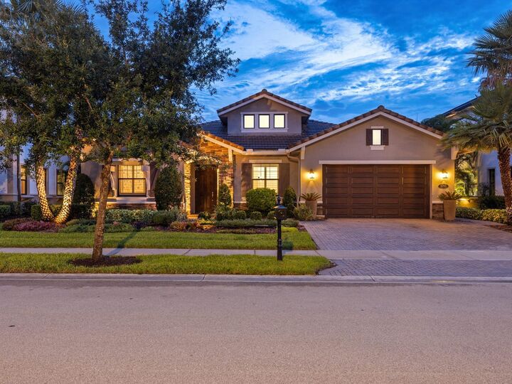 Property Photo: 8785 W Watercrest Circle W FL 33076