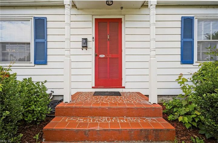 Property Photo:  8710 Meadow Brook Ln  VA 23503 