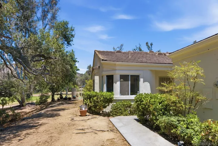 Property Photo:  29402 Circle R Greens Dr  CA 92026 