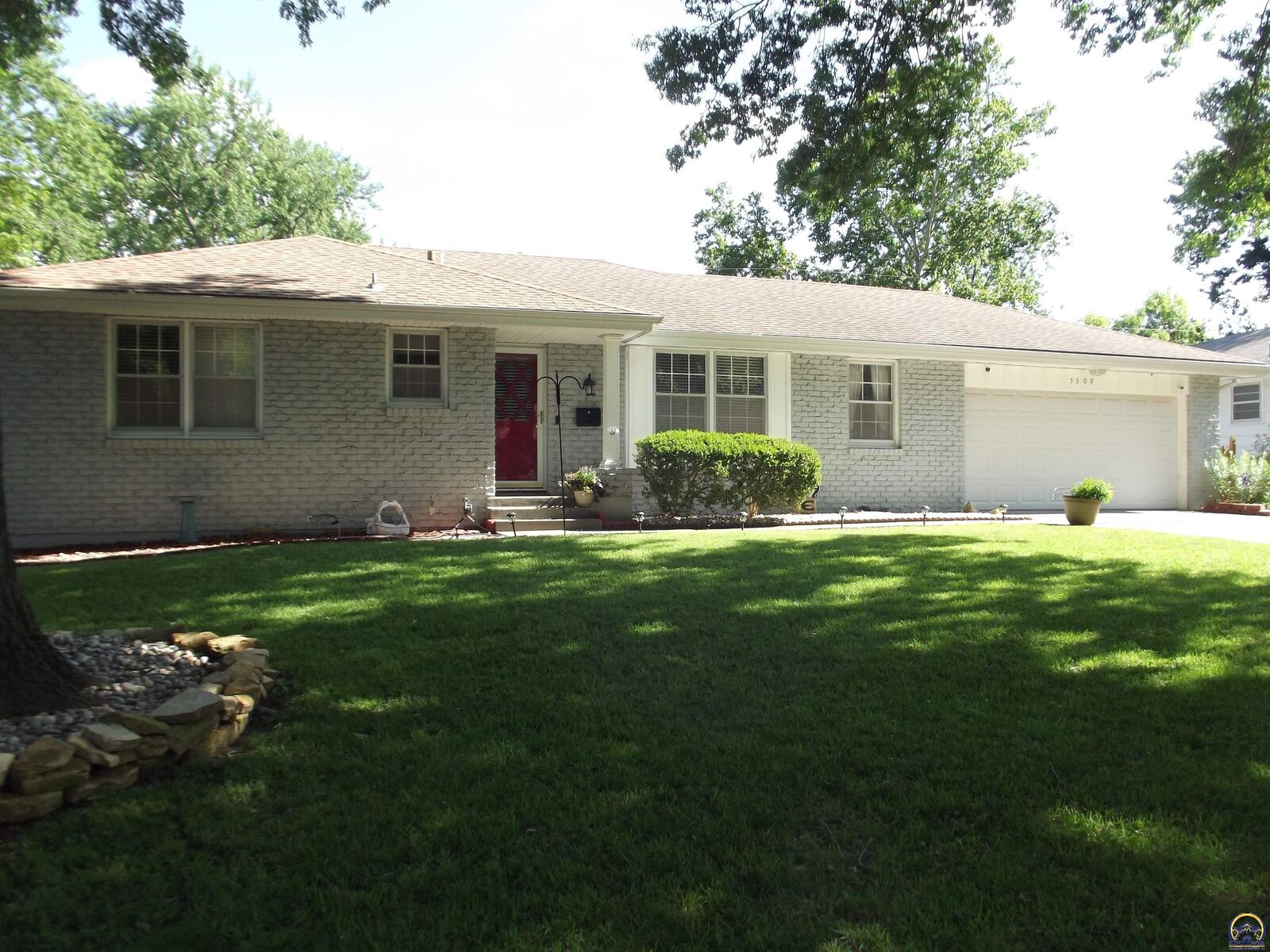 Property Photo:  5509 SW 25th St  KS 66614 