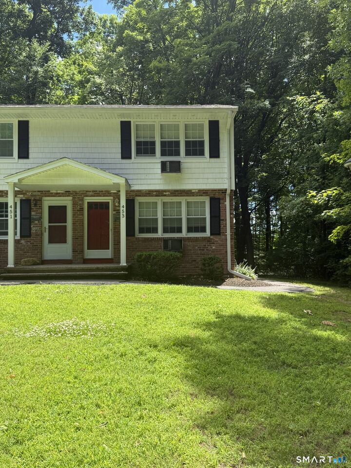 Property Photo: 453 Robin Court 453 CT 06410