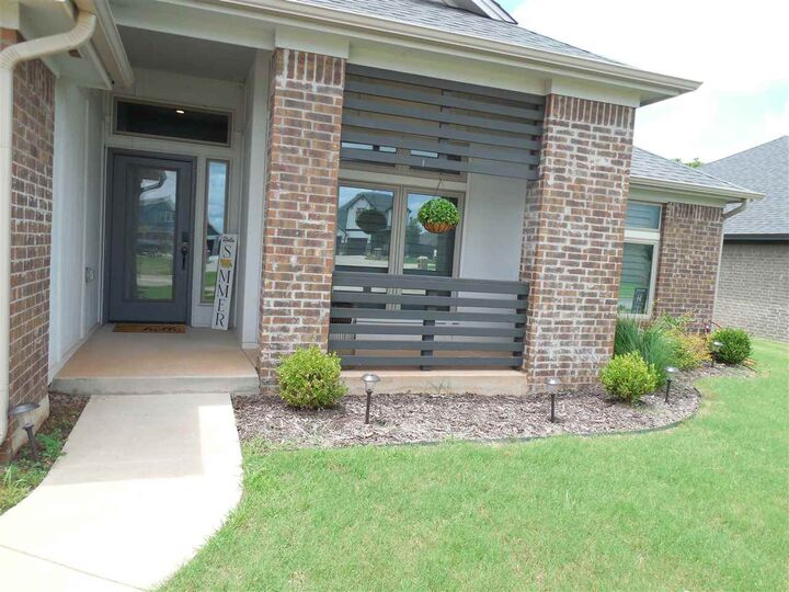 Property Photo:  2522 S Pintail Street  OK 74074 