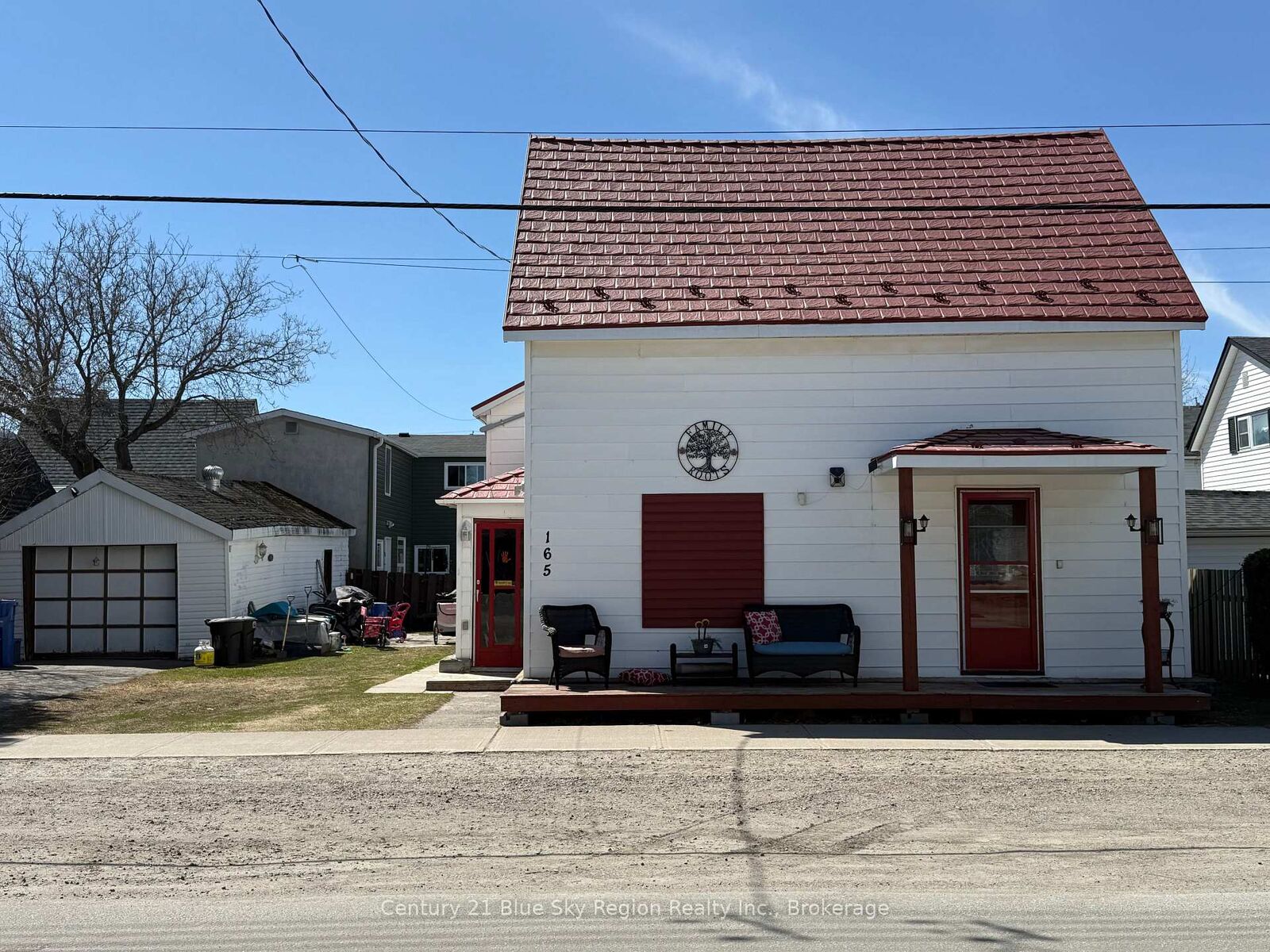 Property Photo: 165 Nipissing Street ON P2B 1K2