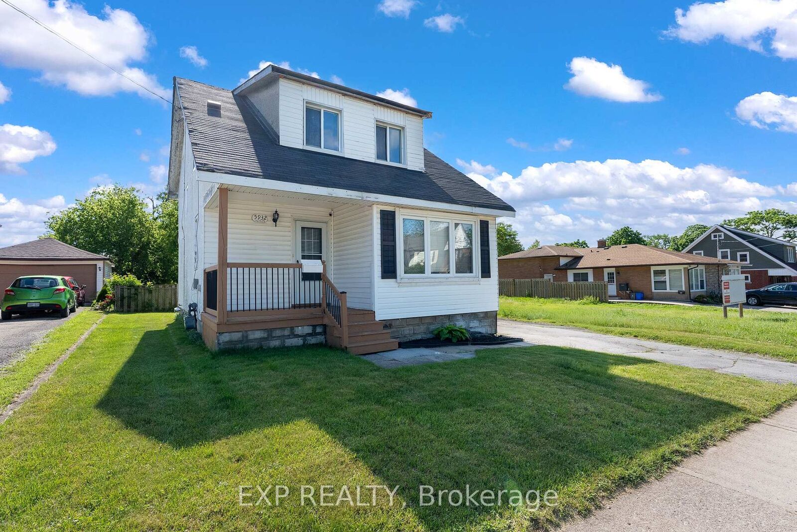 Property Photo: 5932 Carlton Avenue ON L2G 5J5