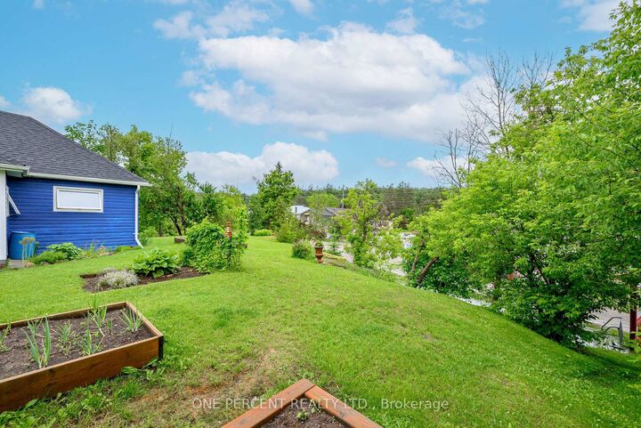 4982 Monck Road — photo 1