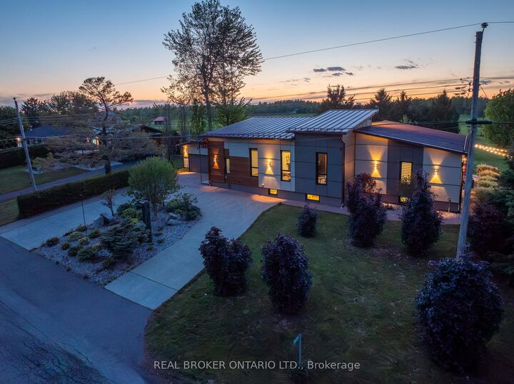 Property Photo: 5879 Leitrim Road ON K0A 1K0