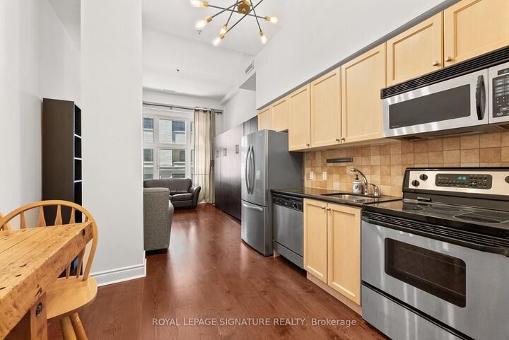 Property Photo: 73 Richmond Street W 303 ON M5H 4E8