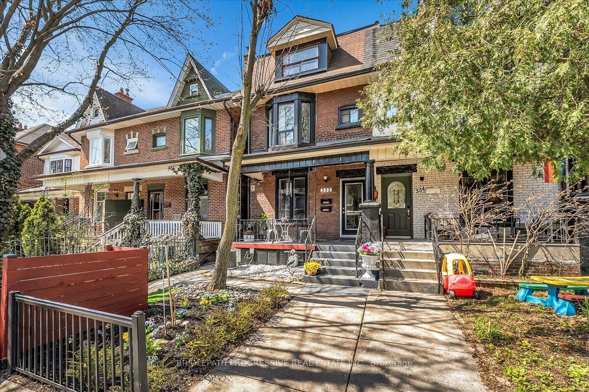 Property Photo:  332 Delaware Avenue  ON M6H 2T8 