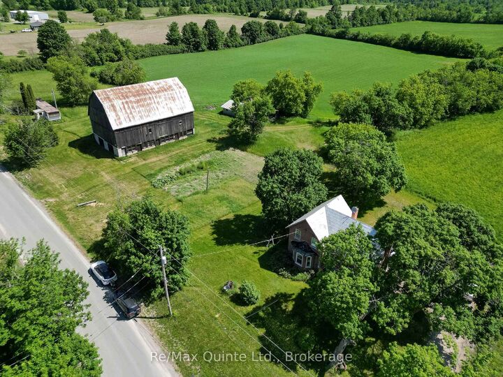 Property Photo: 10 Declair Road ON K0K 3J0