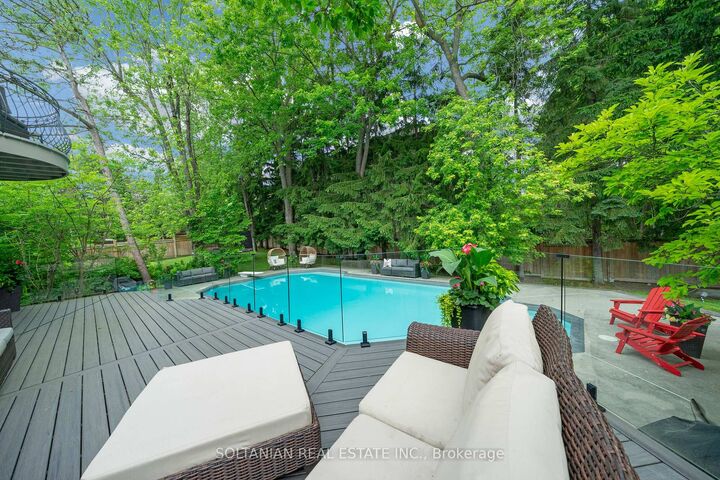 Property Photo: 6 Fairfield Place ON L3T 7M7