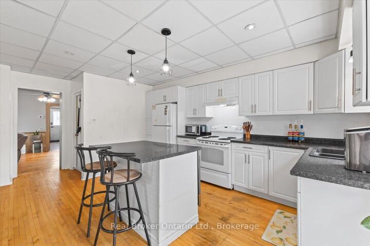 Property Photo: 115 Durham Street W ON N0G 2V0