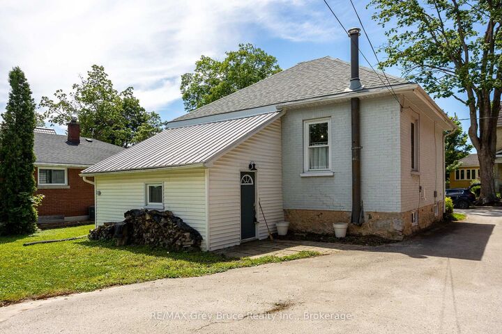 Property Photo:  177 2nd Avenue SW  ON N0G 1L0 