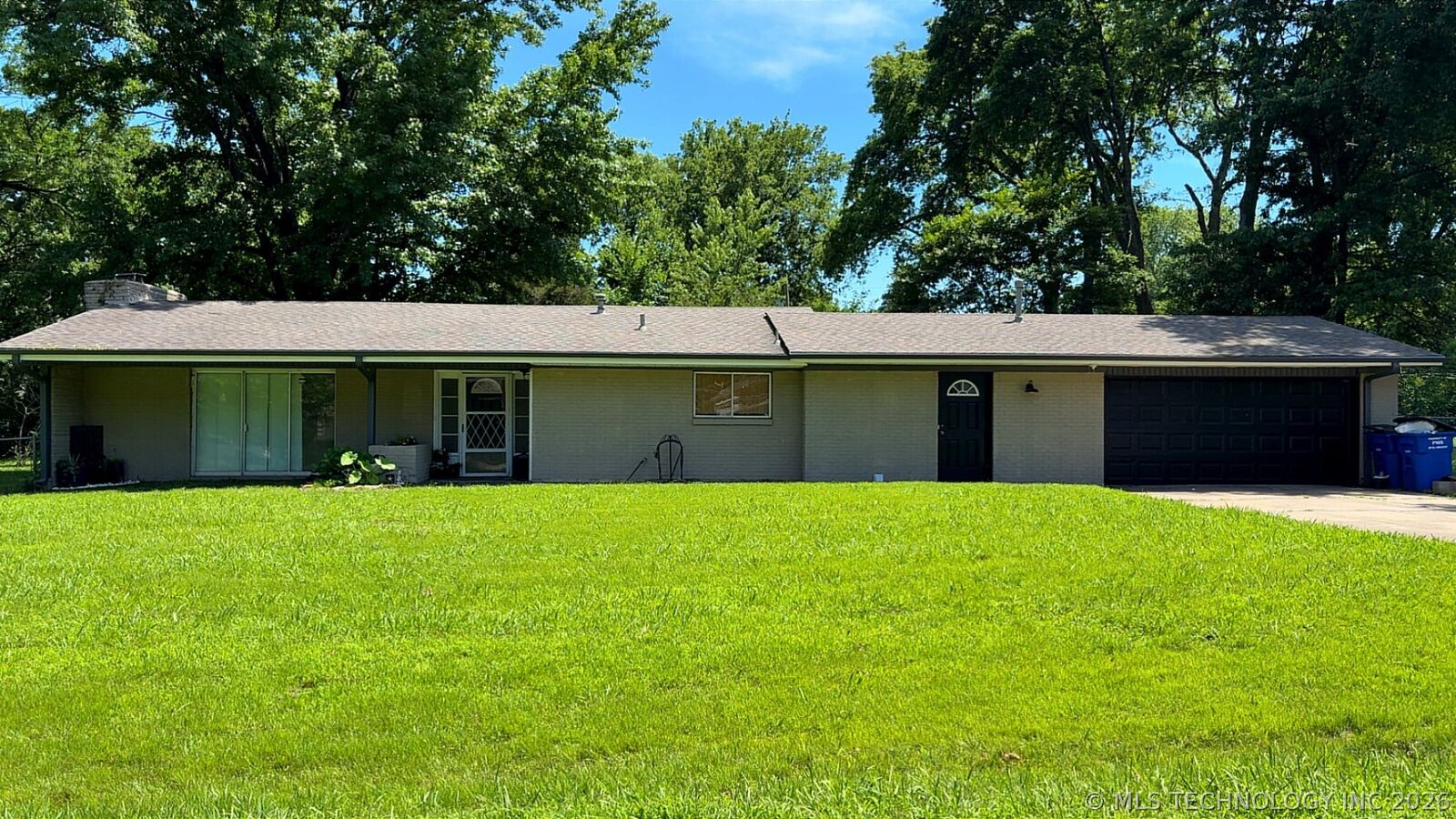 Property Photo:  1014 SE 3rd Street  OK 74467 
