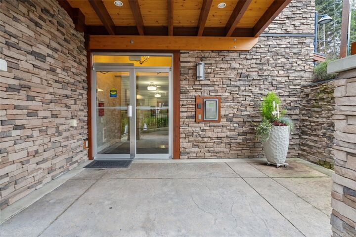 Property Photo: 6591 Lincroft Rd #202 BC V9Z 1M2