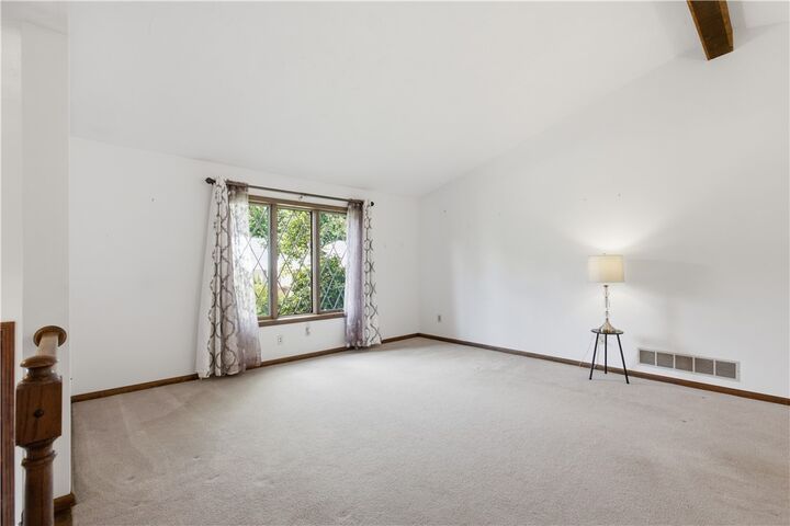 Property Photo: 1721 Grove Crest Dr PA 15239