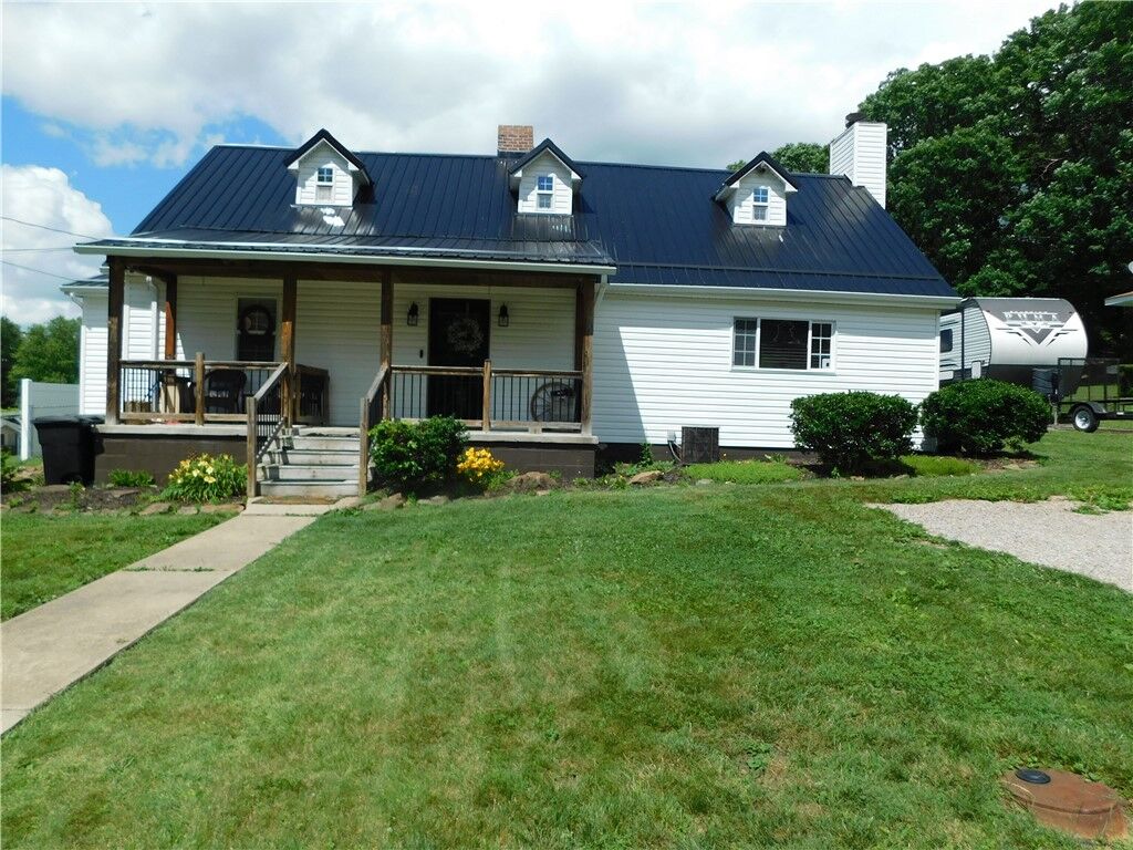 Property Photo:  39 May Street  PA 15436 
