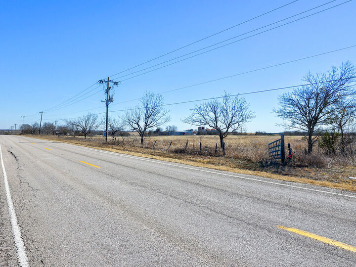 Property Photo:  1015 E Main Street  TX 76579 