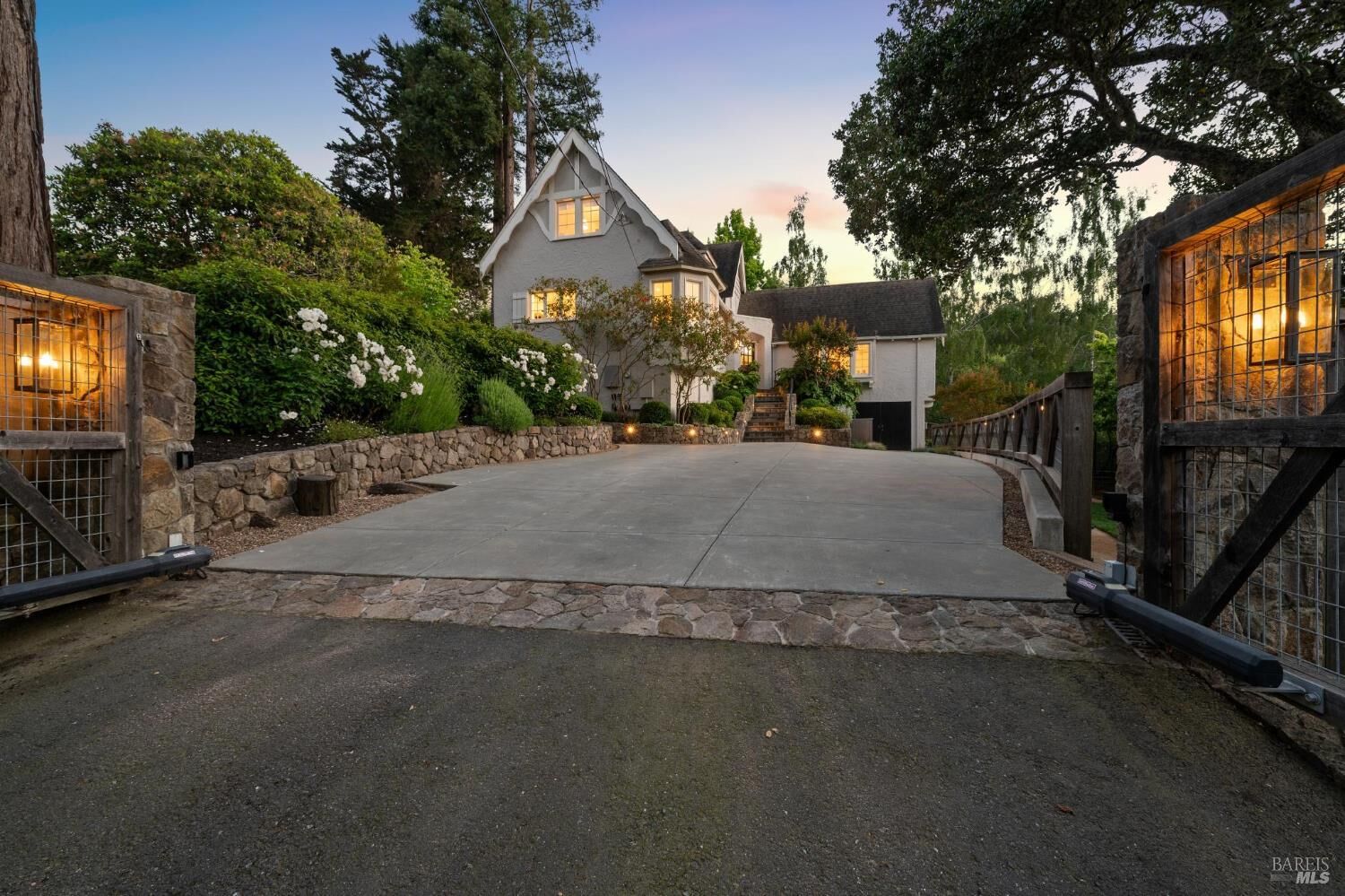 Property Photo:  200 Molino Avenue  CA 94941 