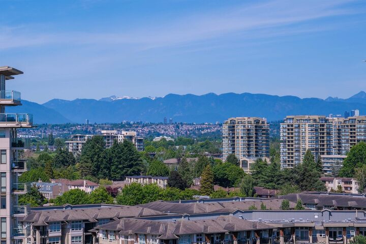 Property Photo: 8288 Granville Avenue 1610 BC V6Y 0H6