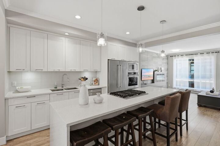 16488 64 Avenue 38 — photo 1