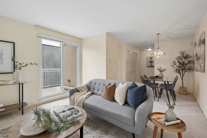 Property Photo:  228 E 14th Avenue 302  BC V5T 2M6 