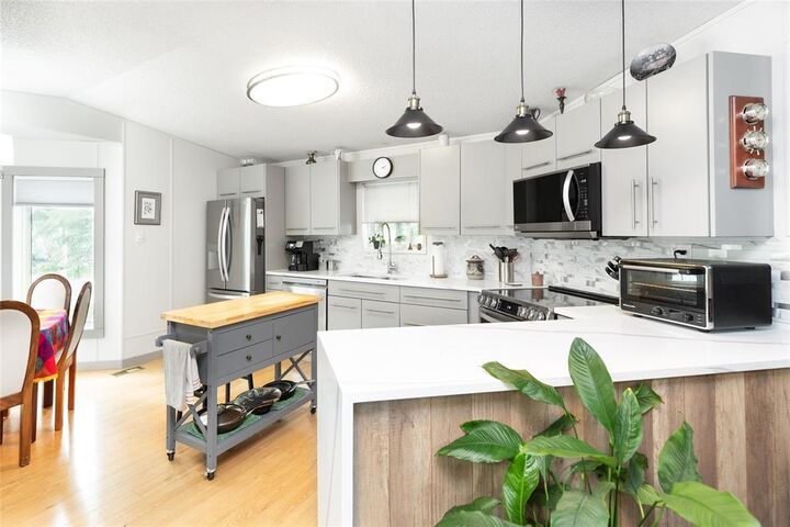 Property Photo: 8 Nature Drive MB R5H 1H2